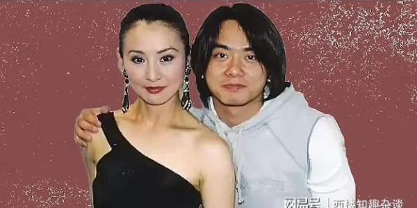 MK体育官方入口-李赛凤的乱伦，床缝摸出个用过的套，衣柜里还藏着个半裸的干儿子