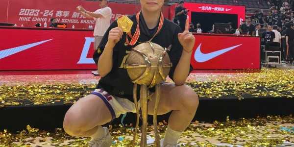 MK体育官方入口-轰30分+三分9中8！中国女篮19岁新星崛起：女版欧文闪耀大学联赛